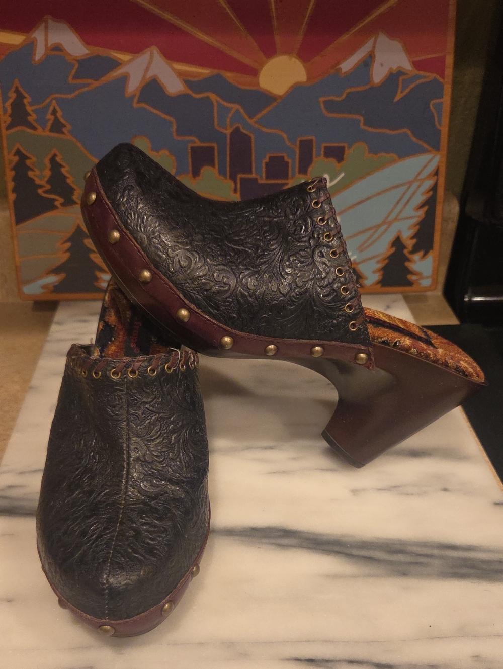 BareTraps Womens Dark Brown Embossed Leather Studded Clog Mules